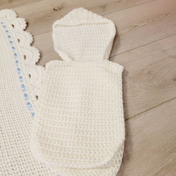 Vtg White Crocheted Baby Blanket & Hat Set Scalloped Edge & Blue Ribbon Trim - Picture 4 of 10